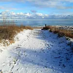 Hotel Strandhaus Moenchgut Lobbe *