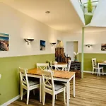 Strandhaus Moenchgut Lobbe Hotel