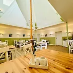 Hotel Strandhaus Moenchgut Lobbe