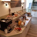 Strandhaus Moenchgut Lobbe * Goehren (Ruegen)