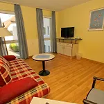 Strandhaus Moenchgut Lobbe Hotel