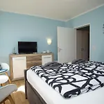 Strandhaus Moenchgut Lobbe Goehren (Ruegen)