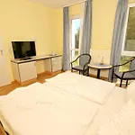 Hotel Strandhaus Moenchgut Lobbe Goehren (Ruegen)