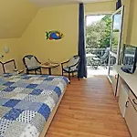 Strandhaus Moenchgut Lobbe Hotel