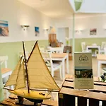 Hotel Strandhaus Moenchgut Lobbe Goehren (Ruegen)