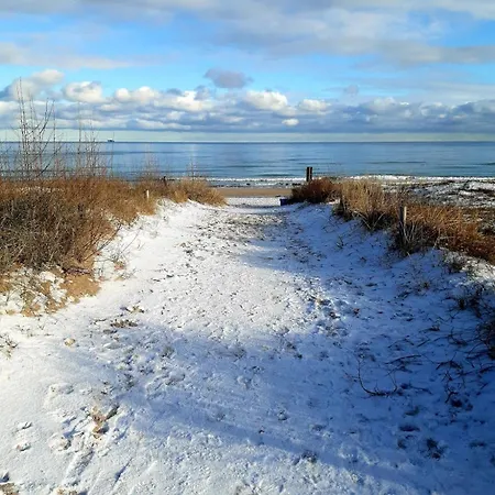 Hotel Strandhaus Moenchgut Lobbe *