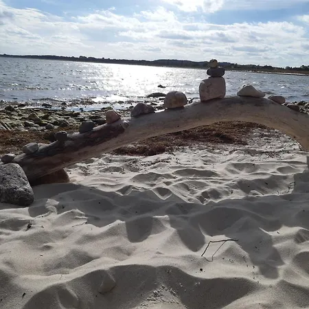 فندق Strandhaus Moenchgut Lobbe