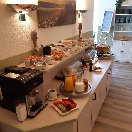 Strandhaus Moenchgut Lobbe * Goehren (Ruegen)