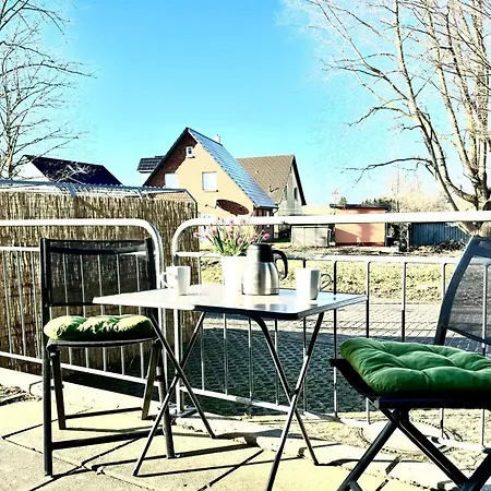 فندق Strandhaus Moenchgut Lobbe