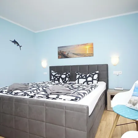 Hotel Strandhaus Moenchgut Lobbe