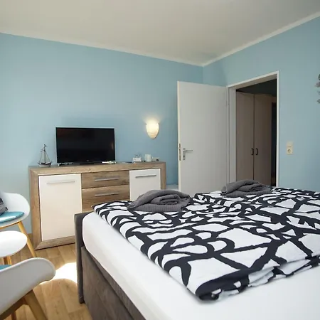 Strandhaus Moenchgut Lobbe Goehren (Ruegen)