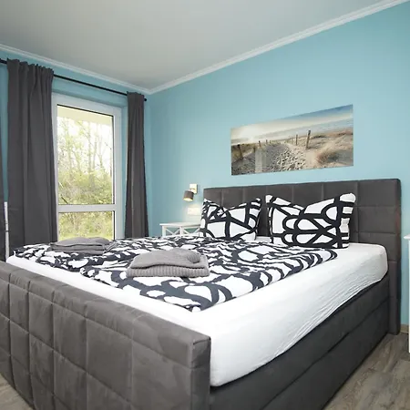 Hotel Strandhaus Moenchgut Lobbe *