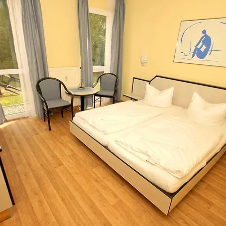 Strandhaus Moenchgut Lobbe *