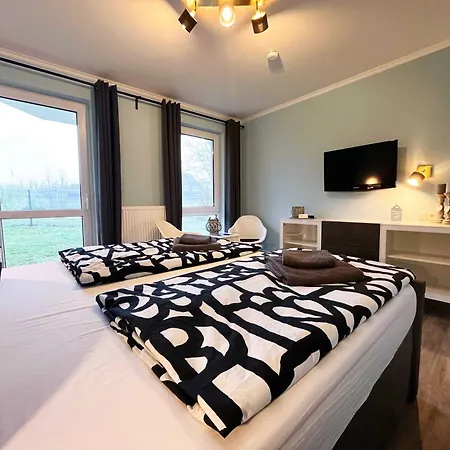 Strandhaus Moenchgut Lobbe فندق