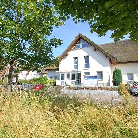 Hotel Strandhaus Moenchgut Lobbe