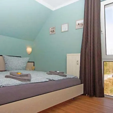 Hotel Strandhaus Moenchgut Lobbe *