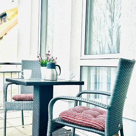 Strandhaus Moenchgut Lobbe * Goehren (Ruegen)