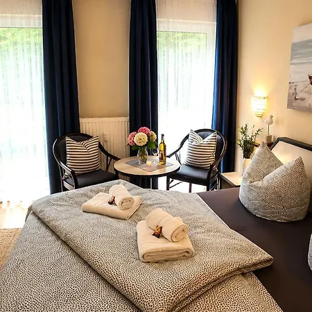 فندق Strandhaus Moenchgut Lobbe غورين