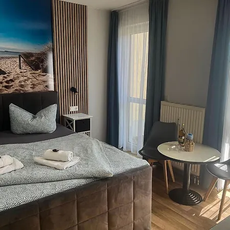 Strandhaus Moenchgut Lobbe فندق غورين