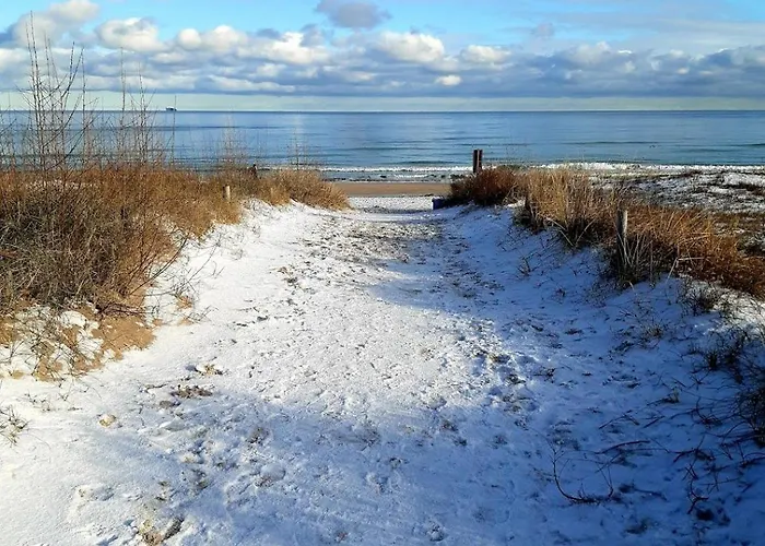فندق Strandhaus Moenchgut Lobbe *