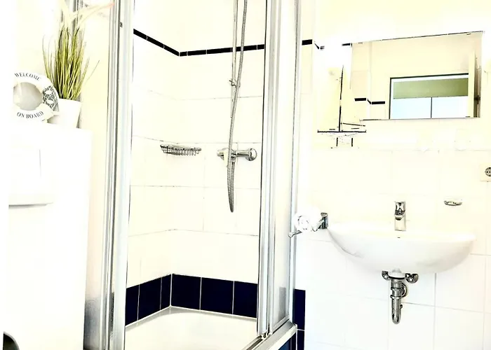 Strandhaus Moenchgut Lobbe غورين