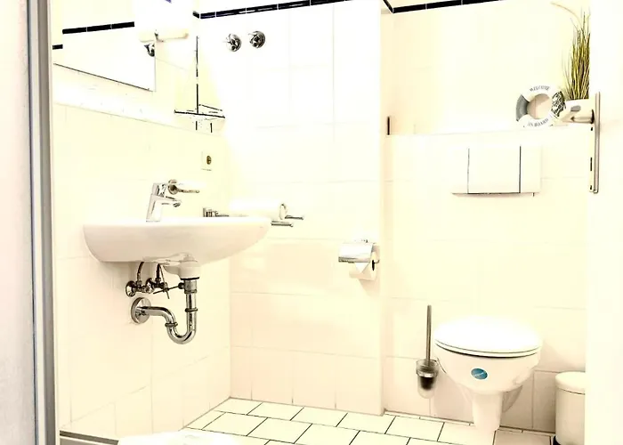 Strandhaus Moenchgut Lobbe *