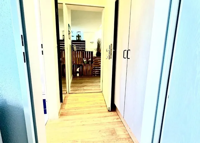 Strandhaus Moenchgut Lobbe * غورين