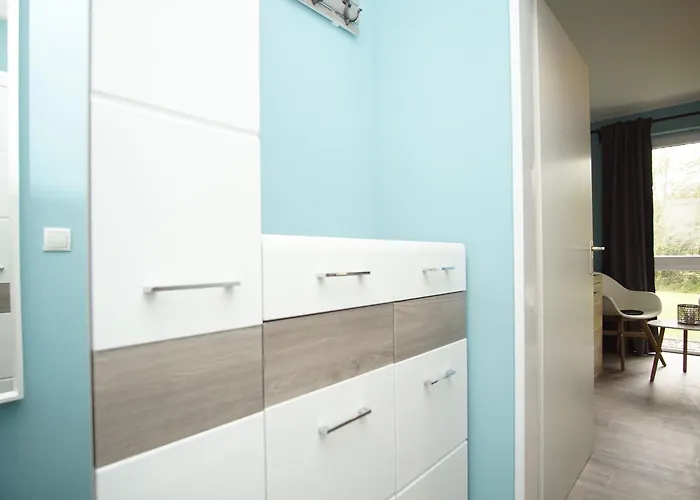 Strandhaus Moenchgut Lobbe فندق