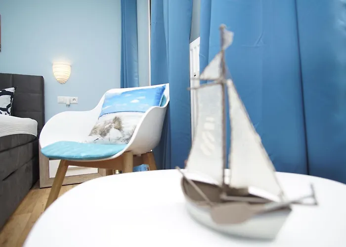 Strandhaus Moenchgut Lobbe * غورين