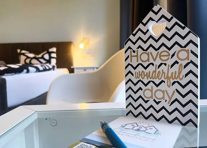 Strandhaus Moenchgut Lobbe * غورين