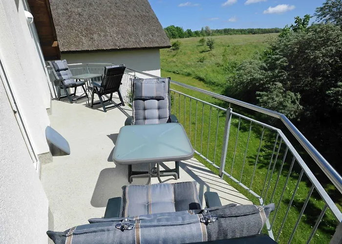 Strandhaus Moenchgut Lobbe فندق *