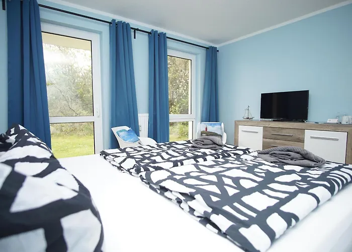 Strandhaus Moenchgut Lobbe فندق غورين