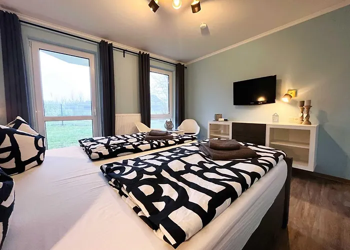 Strandhaus Moenchgut Lobbe فندق